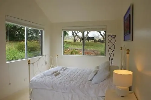 Mango Hill Farm Hotel Peachester